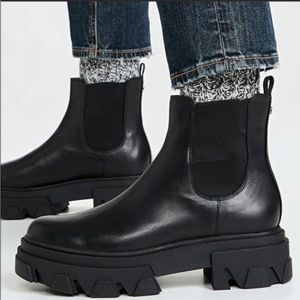 🎁🎄SAM EDELMAN DAELYN CHUNKY SOLE SHORT BOOT size 7.5 Black Leather